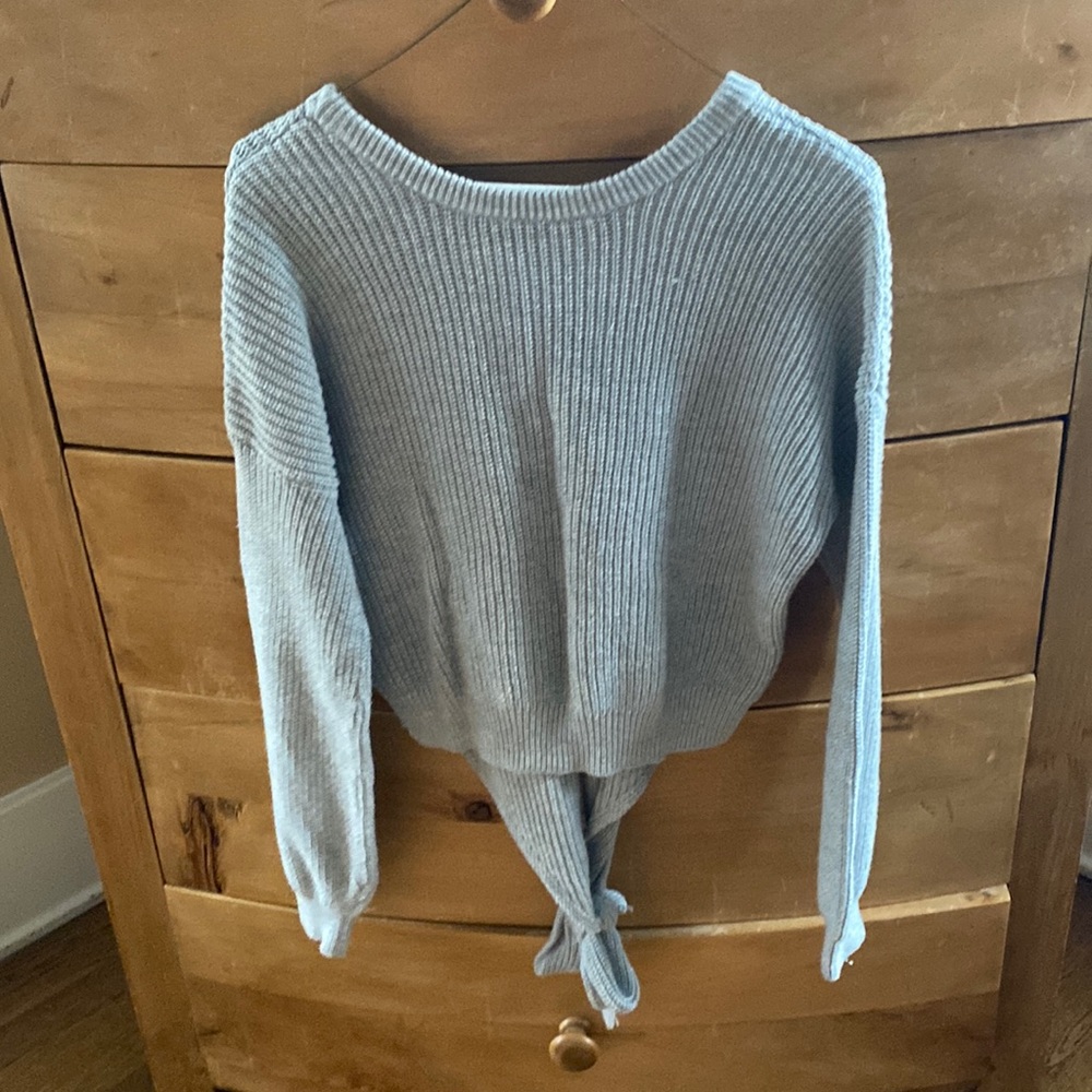 Hollister gray cable knit sweater with tie in back and balloon sleeves